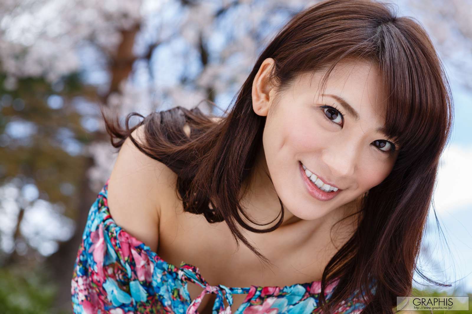Saki Kozai